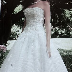 DESIGNER OLEG CASSINI - WEDDING DRESS & CHAPEL VEIL -  STRAPLESS BALL GOWN STYLE